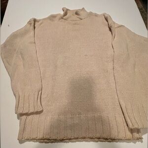 WOMEN’S AVERROE CREAM SWEATER.